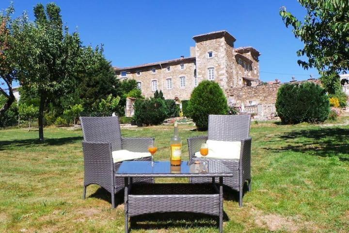 Gite Du Chateau Eclassan Esterno foto